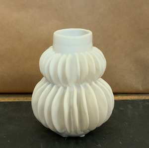 Stoneware vase - white
